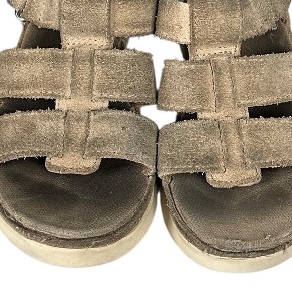 UGG Goldenstar Strap Big Kids Size 13 Light Tan Suede Multiple Strap Adjustable - Picture 2 of 10